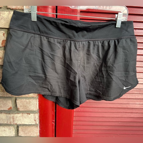 Nike Women's Extra Large Black Athletic Shorts - Picture 4 of 5